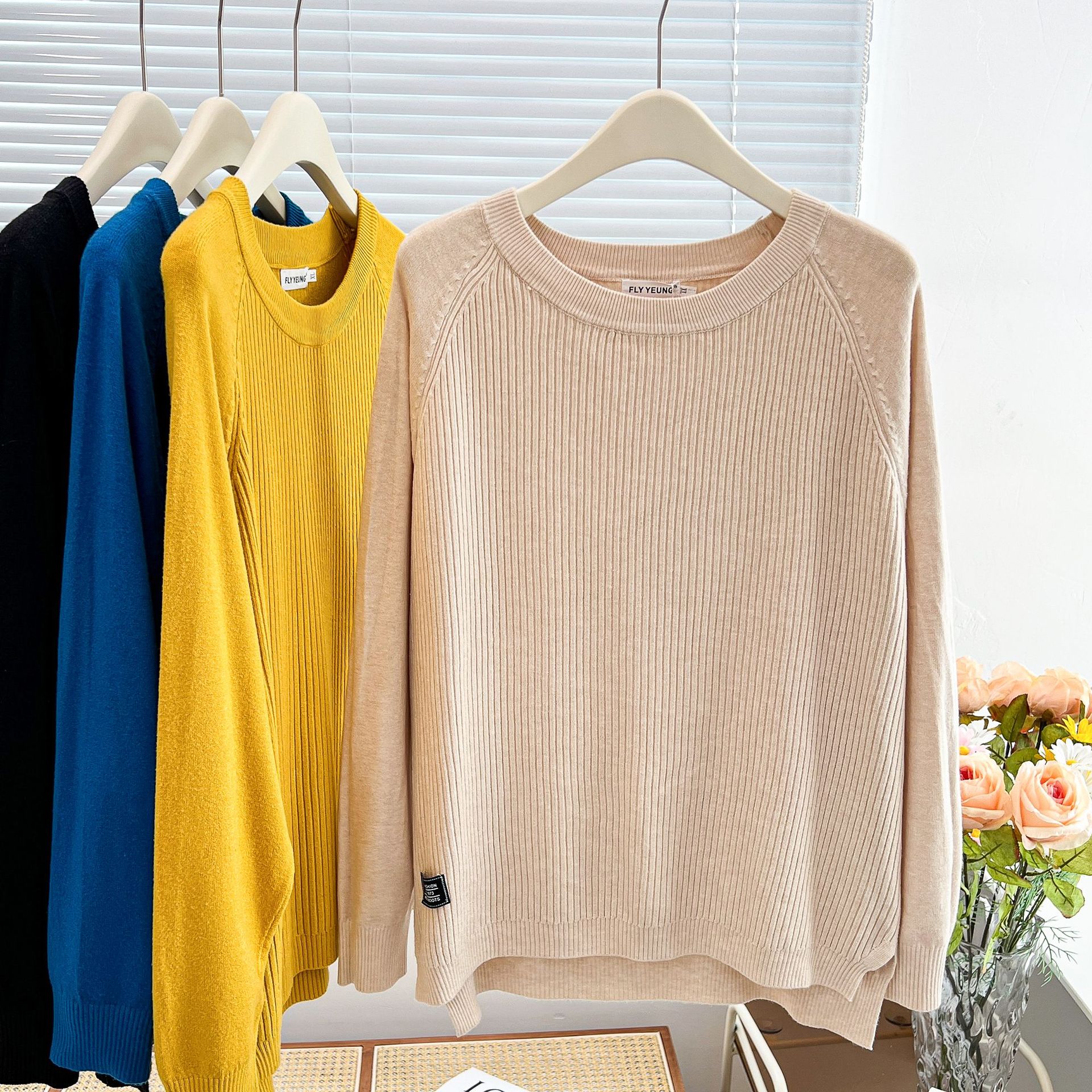 Women's Simple Label Hem Slit  - огляд і ціна Winter Clothing Label