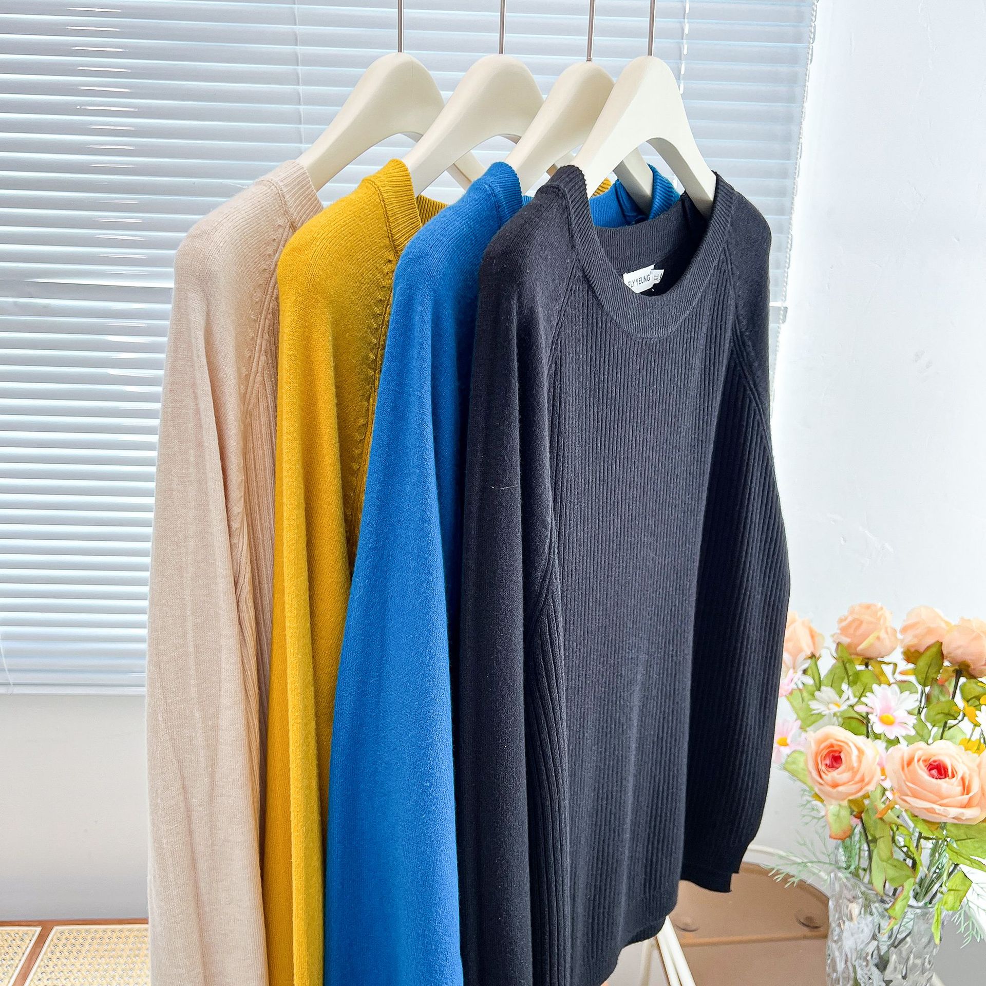 Women's Simple Label Hem Slit  - огляд і ціна Winter Clothing Label